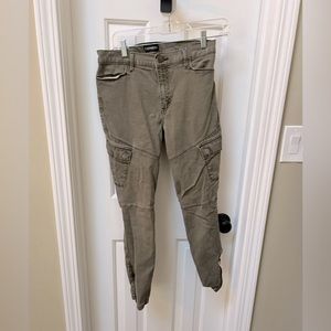 Express Ankle Legging High Rise Cargo with zippers on ankles - 8R